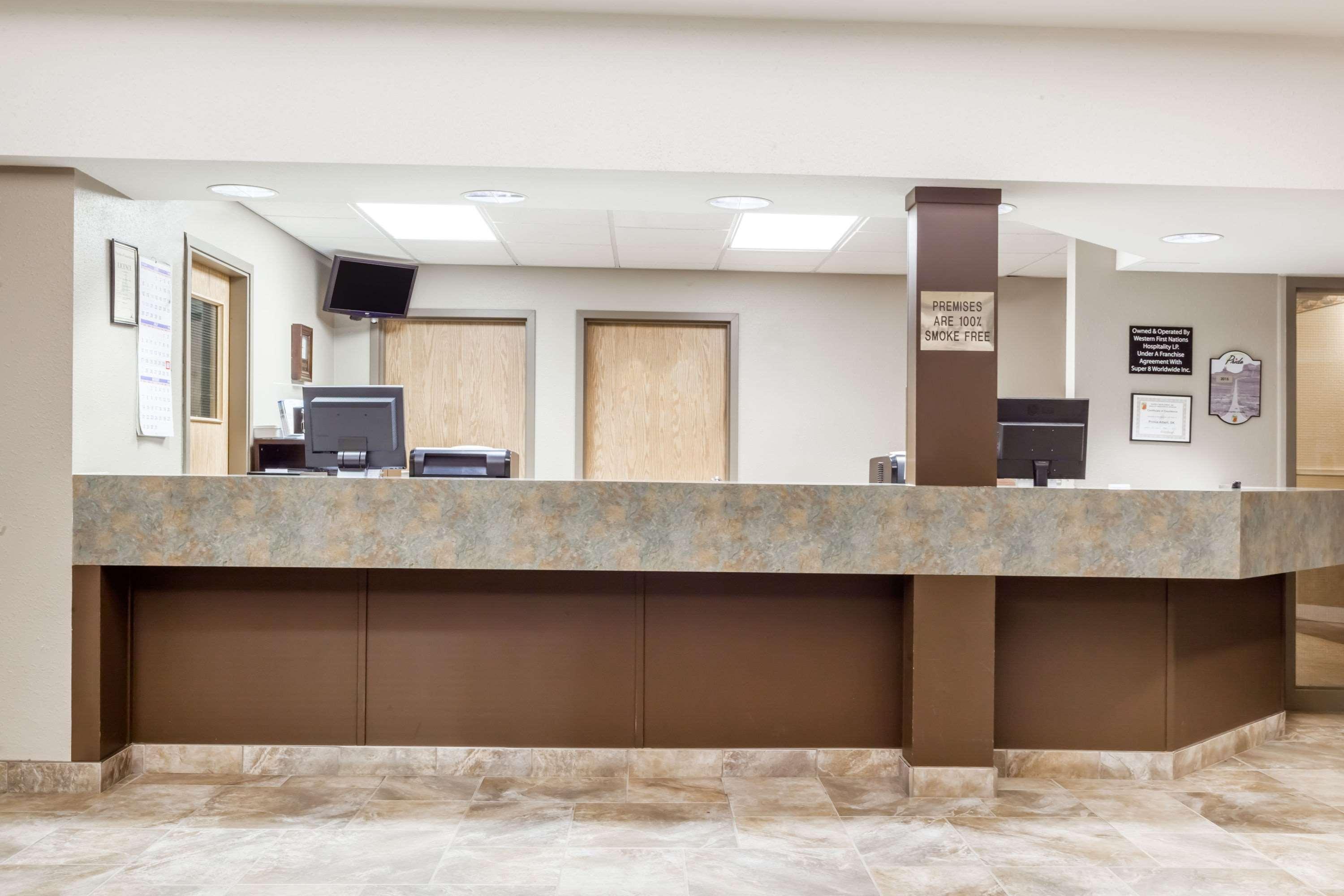 Super 8 By Wyndham Prince Albert Exterior photo