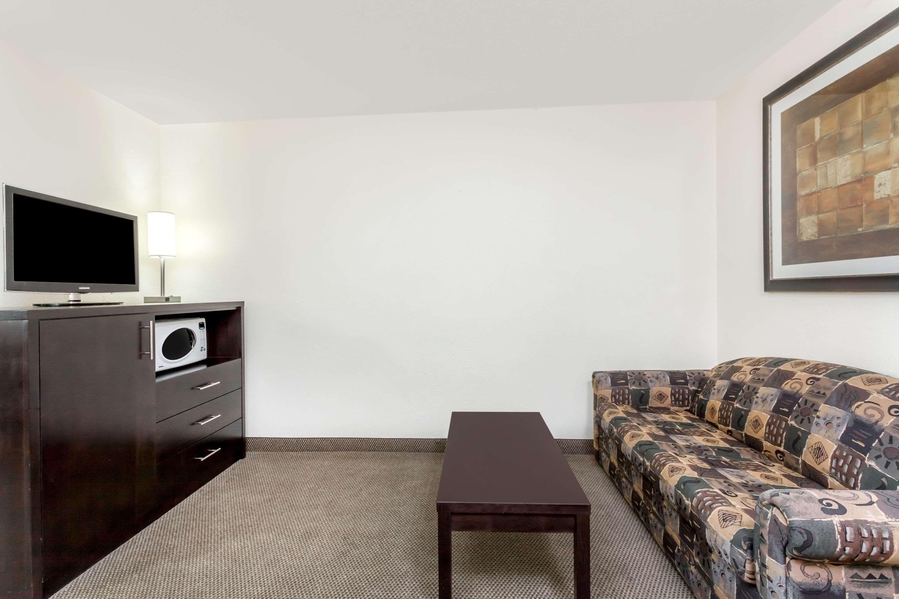 Super 8 By Wyndham Prince Albert Exterior photo